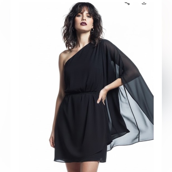 Lulus Dresses & Skirts - New Lulus Elegant Black One-Shoulder Dress